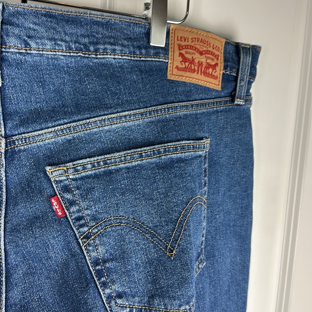 Levi's Premium RIBCAGE STRAIGHT ANKLE WOMEN'S JEANS (PLUS SIZE) - Picture 7 of 9